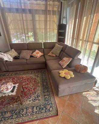 poltrone in casa, in buone condizioni