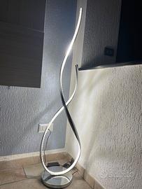 Lampada LED Moderna, Design Elegante,Luce Perfetta