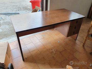 Scrivania in legno - Arredamento e Casalinghi In vendita a Padova