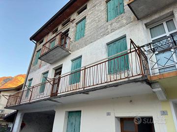 Villetta a schiera di 183 m² con più di 5 locali e
