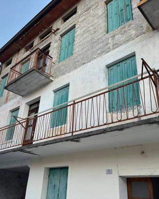 Villetta a schiera di 183 m² con più di 5 locali e