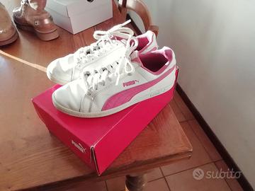 Scarpe puma rosa e bianche