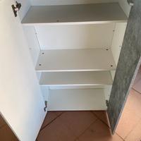 Mobiletto multiuso bianco e cemento