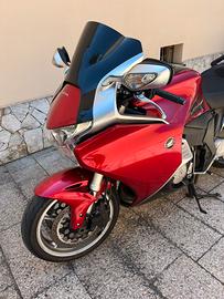 Honda VFR 1200 F cambio manuale