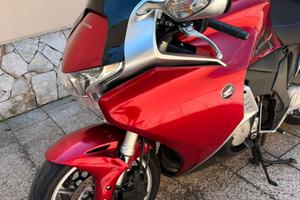 Honda VFR 1200 F cambio manuale