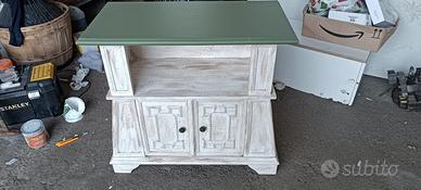 Mobiletto “quattro lati”