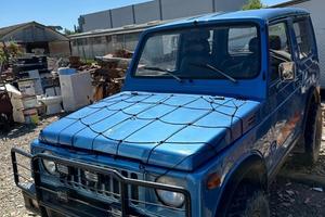 Suzuki samurai sj410