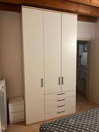 Armadio in legno 3 ante con 4 cassetti