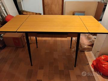 Tavolo in formica - anni 70