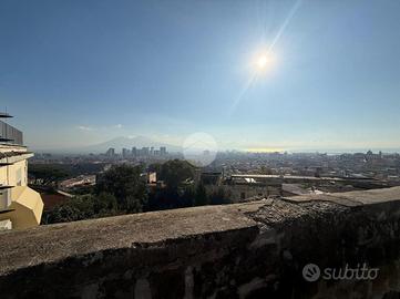2 LOCALI A NAPOLI