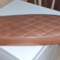 SELLA TRIUMPH BONNEVILLE SCRAMBLER