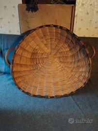 antico ventilabro per grano in vimini