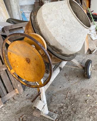 Betoniera elettrica usata