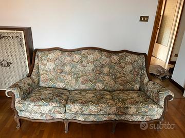 Salotto stile damascato in legno