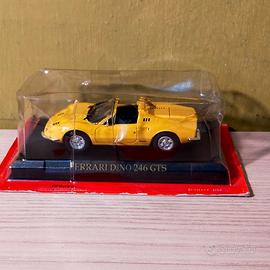 Ferrari Dino 246 GTS modellino scala 1:43 Natale