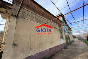 Villa di 300 m² con 4 locali e box auto doppio a M