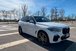 BMW X5 45e MSport tetto pano HK Laser