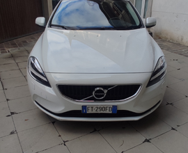 VOLVO V40 T2 - BENZINA - 2018 Full Optional