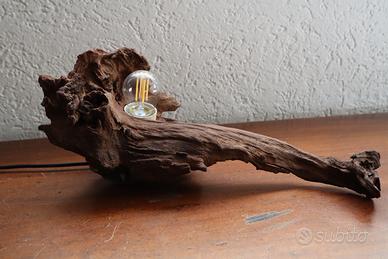 Lampada artigianale in legno naturale