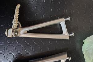 Pedalini posteriori Yamaha r6 dal 2006 al 2012