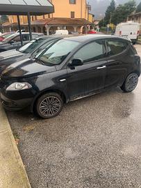Lancia ypsilon ibrida/benzina nuova 5000km