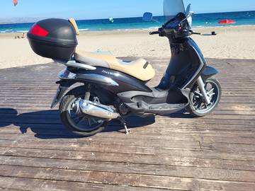 Piaggio Beverly Tourer 300 i.e con bauletto