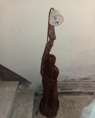 Scultura con lampada