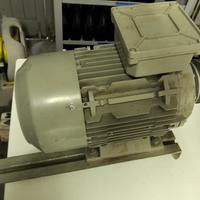 Motore trifase 1,5KW NUOVO 
