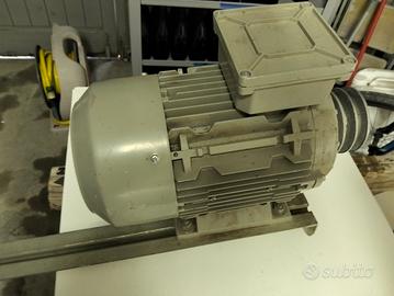 Motore trifase 1,5KW NUOVO 