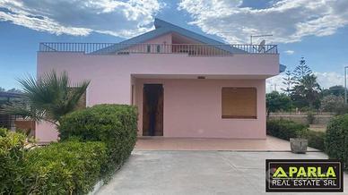 Villa di 180 m² con più di 5 locali a Ispica