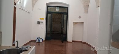 Locale commerciale (ex pizzeria)