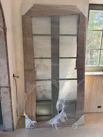 Due porte esterne in legno 