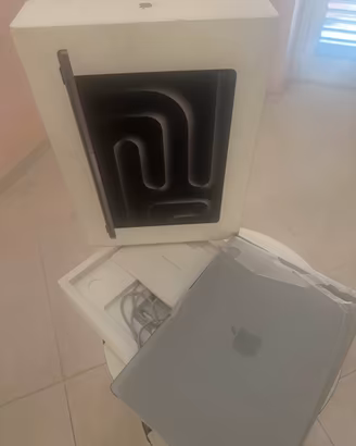 mac book pro 14 Apple M3 8gb ram-512gb ssd