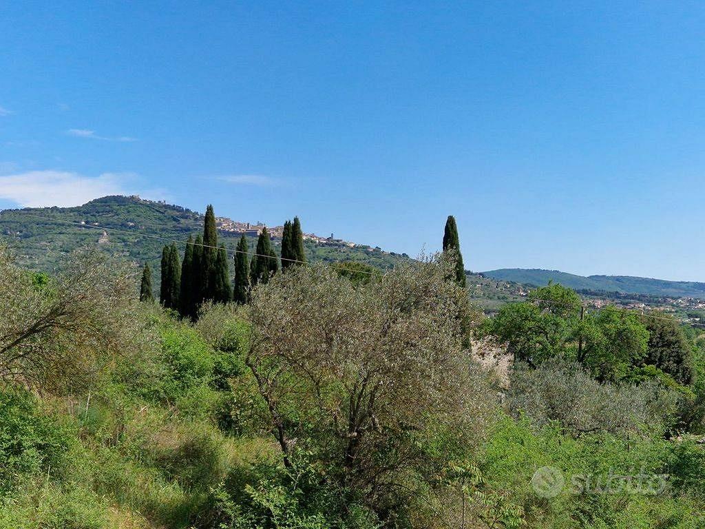 Rustico / Casale di 904 m² con più di 5 locali e b - Altro