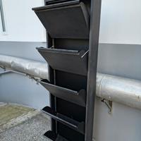 scarpiera in metallo nero