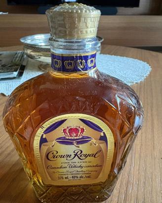 Crown Royal Fine De Luxe Canadian Whisky