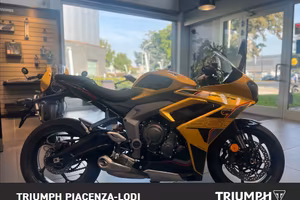 TRIUMPH Daytona 660