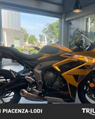 TRIUMPH Daytona 660