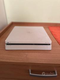 Playstation 4 slim