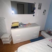 Credenza camera con specchio bianca