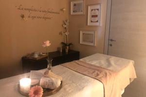 Cabina estetica più postazione onicotecnica