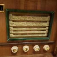 mobile radio/giradischi in legno condizioni  buone