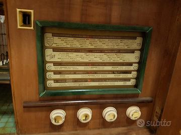mobile radio/giradischi in legno condizioni  buone