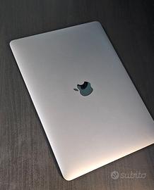 MacBook Pro, 13inch, 2017, Four Thunderbolt3 Ports