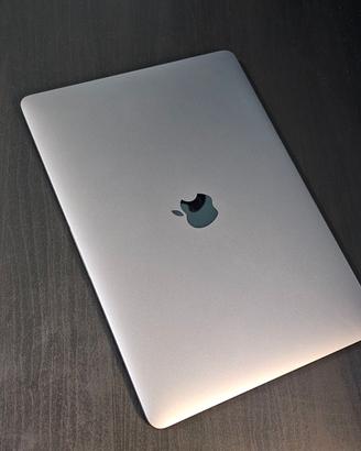 MacBook Pro, 13inch, 2017, Four Thunderbolt3 Ports