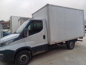 IVECO DAILY CON SPONDA IDRAULICA