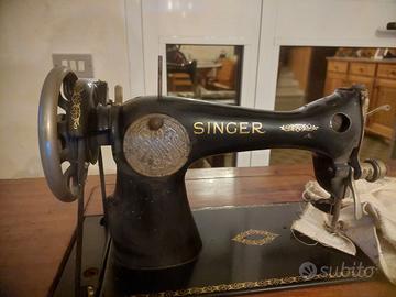 Macchina da cucire Singer antica