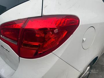 Fanale posteriore destro Opel Meriva b anno 2010