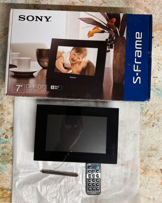 Digital photo frame