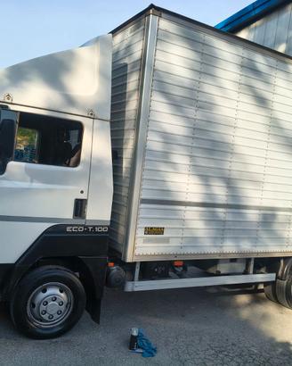 Furgone Nissan Eco T 100 con sponda idraulica